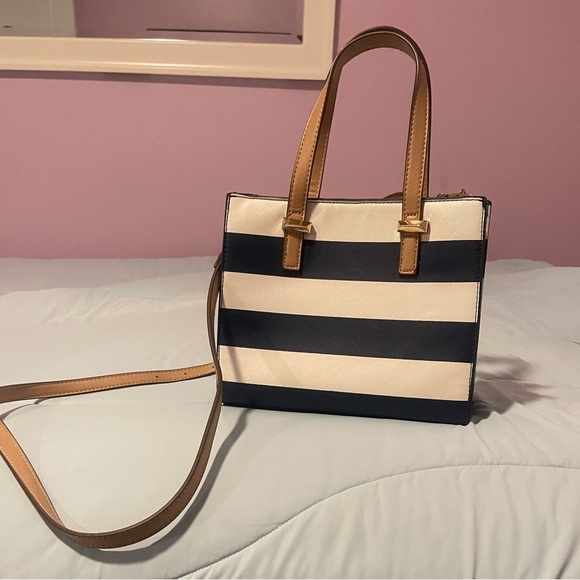 Madison West Handbags - Madison West Tote Bag Navy Blue and White. With a pockets and a zipper.